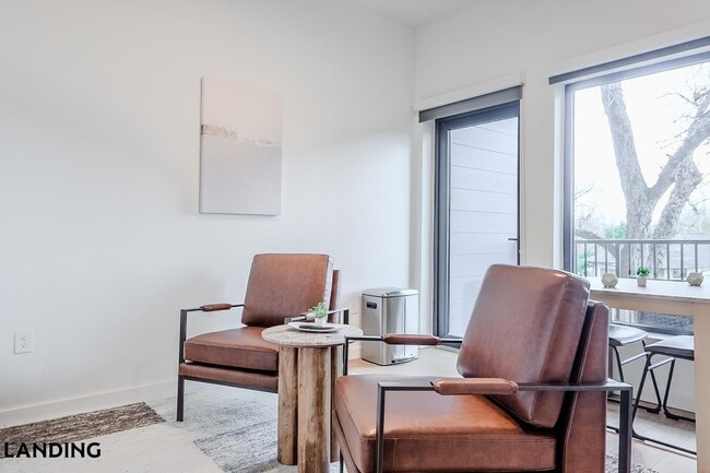 Building Photo - 2623 Keene St Unit 255