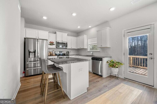 Photo - 925 Lakehaven Ln