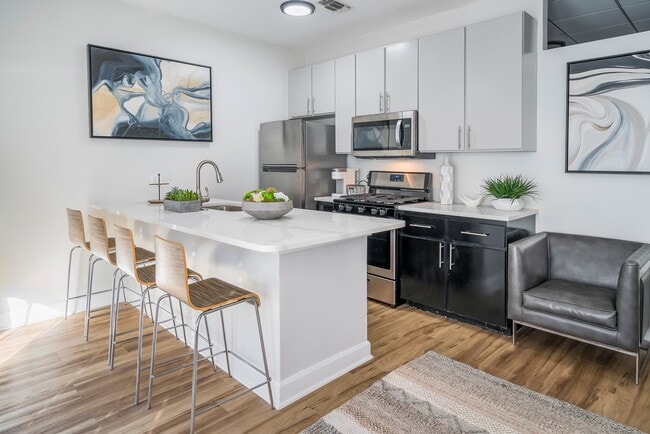 Building Photo - Iris Luxury Apartments