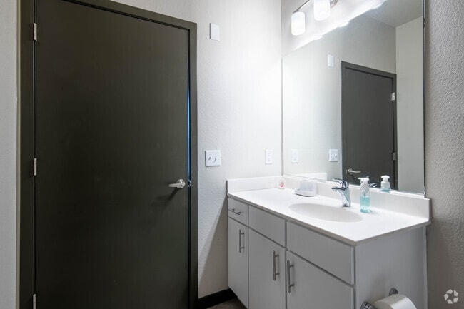 1BR, 1BA - 701SF - Authentix Cottage Grove