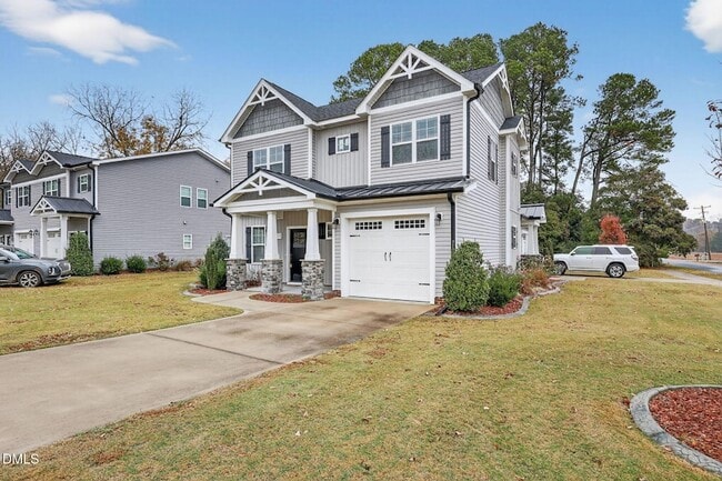 Building Photo - 411 E 3rd St