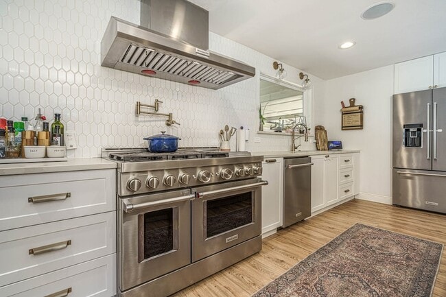 Photo - 715 Thistlewood Dr