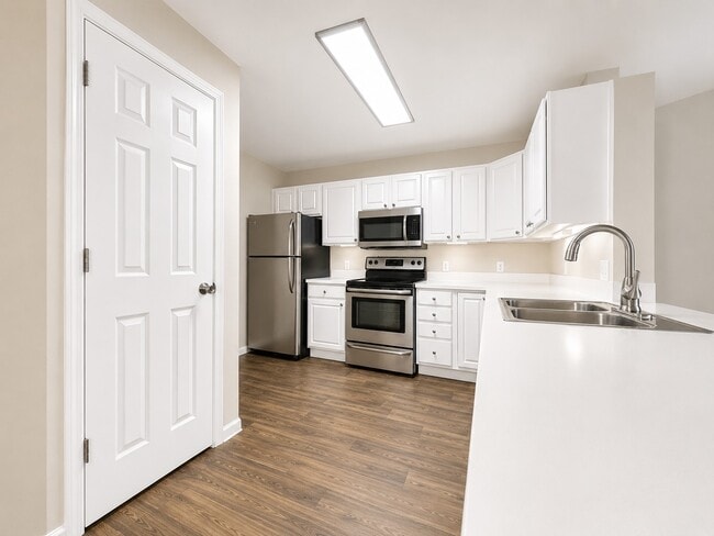 Building Photo - Keystone Lake Apartments