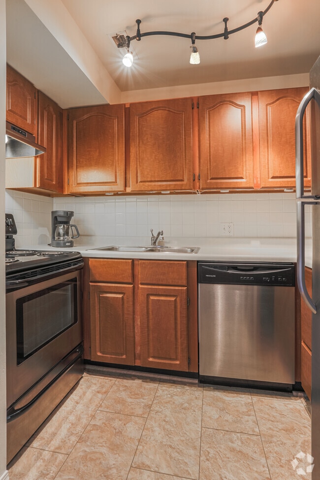 2 BR, 2 BA - Kitchen - Chandana Pointe Apartments