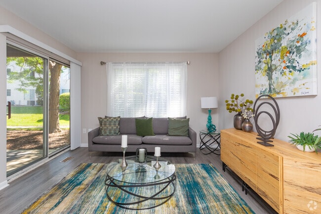 Photo - The Winds at Poplar Creek