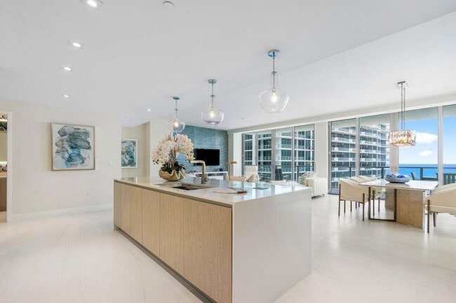 Building Photo - 3100 N Ocean Dr Unit H-1505