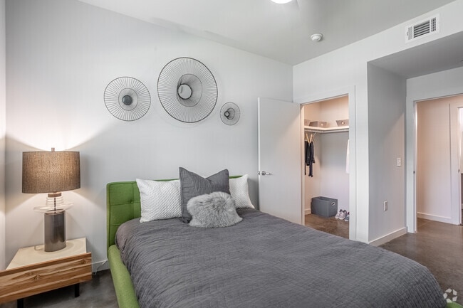 2BR, 1BA - Lemonade - Uptown Fayetteville