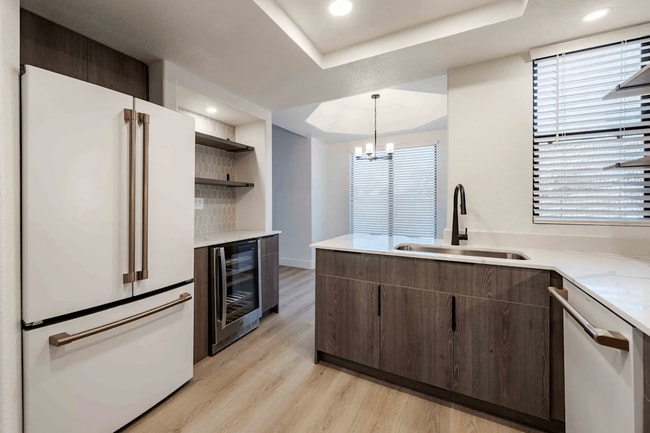Building Photo - The Nines at Kierland