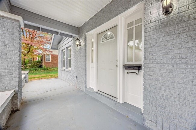 Photo - 3587 Cowden Ave