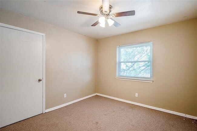 Photo - 3534 Midwest Dr Unit B
