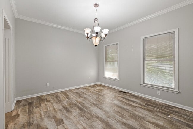 Photo - 377 Church St