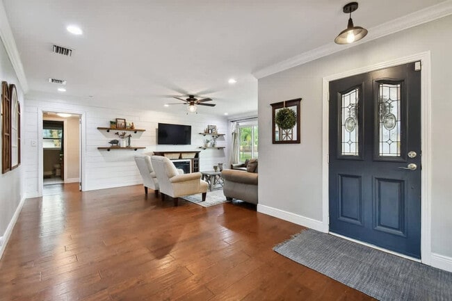 Photo - 907 Crenshaw Lake Rd Unit ID1234468P