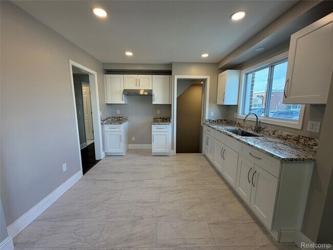 Photo - 6919 Archdale St
