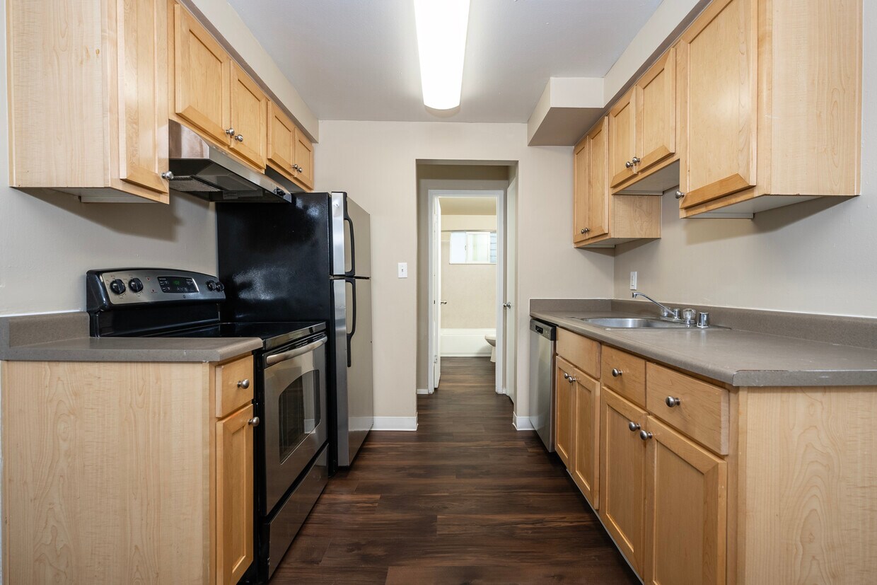2 Bedroom 1 Bath Deluxe 810 Sq Ft - Two Bedroom One Bath Deluxe