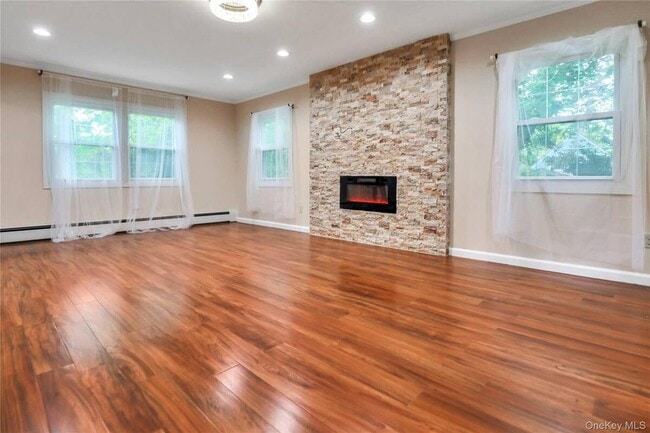 Photo - 40 Seabrook Ln
