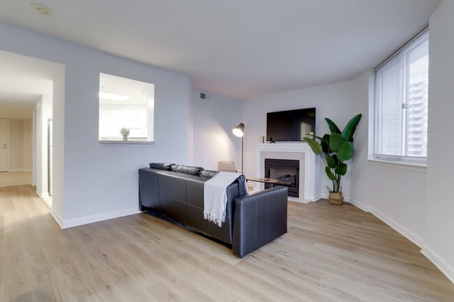 Photo - 901 N Pollard St Unit FL6-ID1022556P