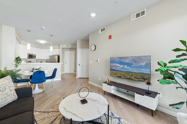 Photo - 375 Harbour Cove Dr Unit SI FL3-ID1228247P