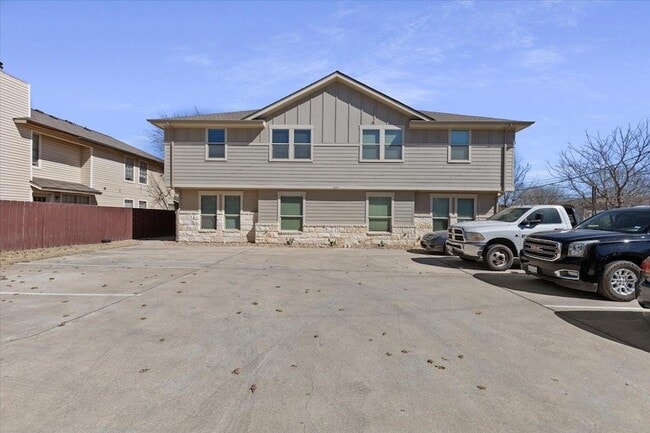 Building Photo - 2225 Katy Ln Unit B