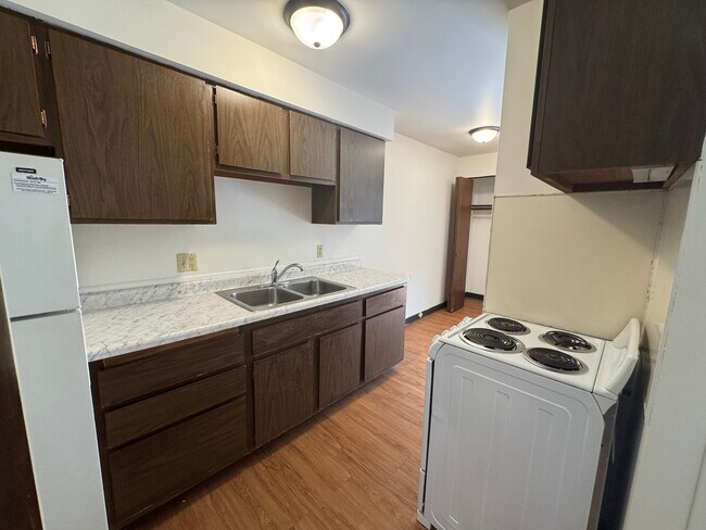 Kitchen - Walnut Park Apartments