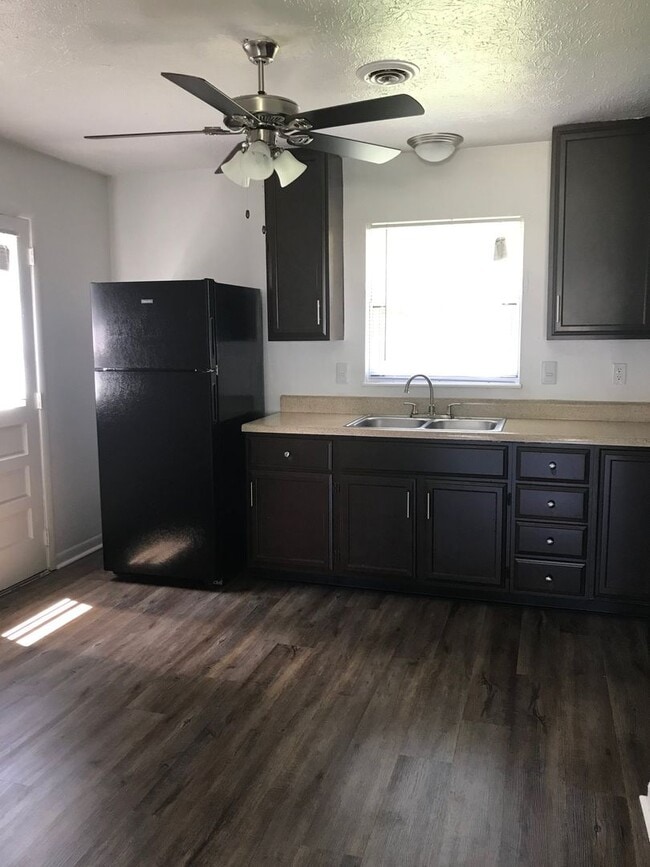 Photo - Hillcrest Apartments