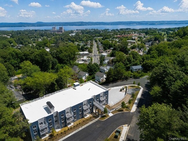 Building Photo - 16 Dowd St Unit 204