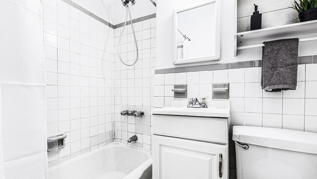 Photo - 354 W 38th St Unit SI ID1323978P
