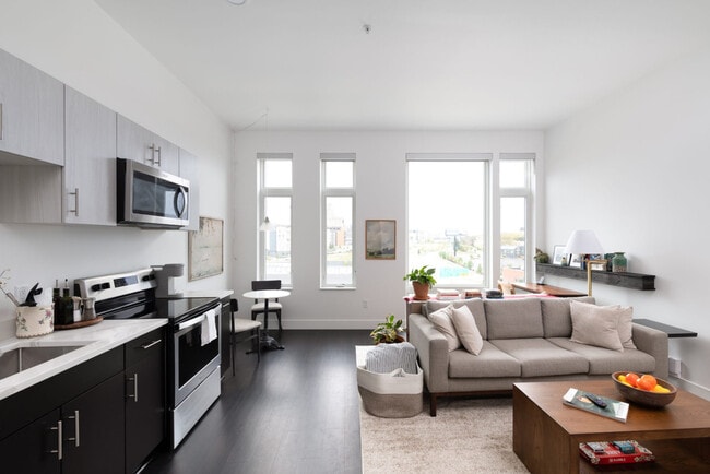 Photo - 550 W Juneau Ave Unit ID1379004P