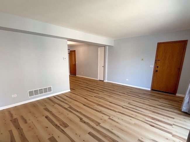 Photo - 8504 W Catherine Ave