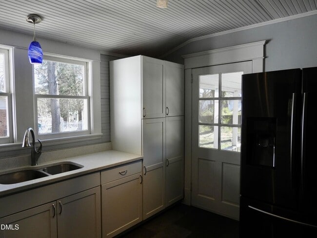 Photo - 483 W Salisbury St