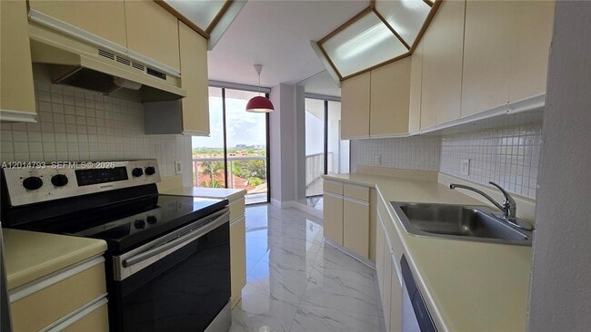 Photo - 3610 Yacht Club Dr Unit 615