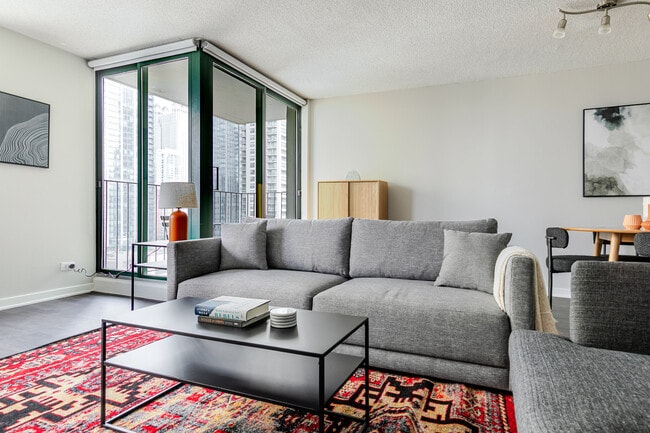 Building Photo - 77 W Huron St Unit FL6-ID1382