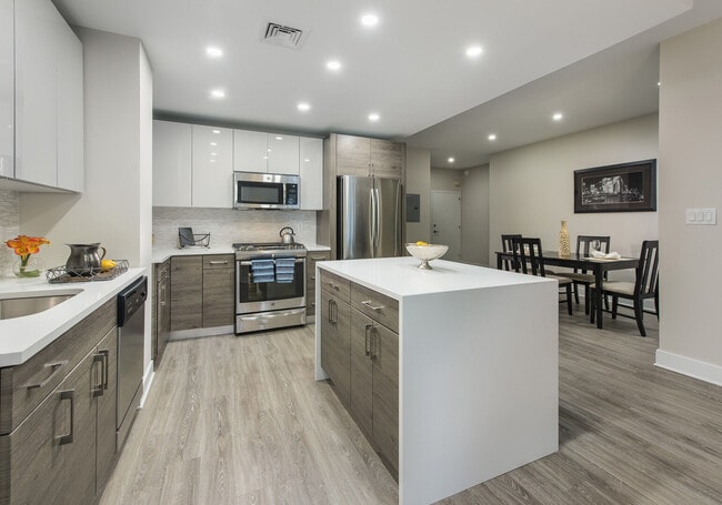 Photo - The Plaza Apartments