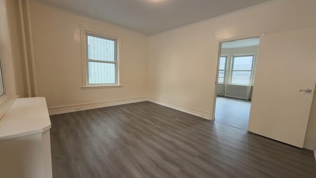 Photo - 2521 John F. Kennedy Blvd