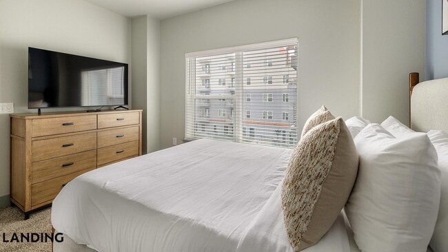 Photo - 2422 S Carrier Pkwy Unit 305