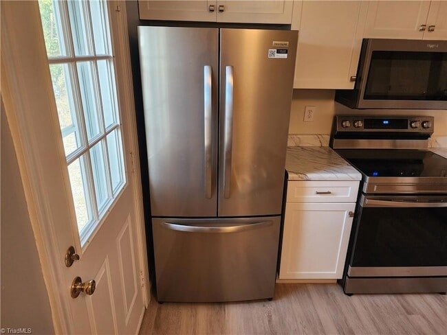 Photo - 148 Churchill Ln