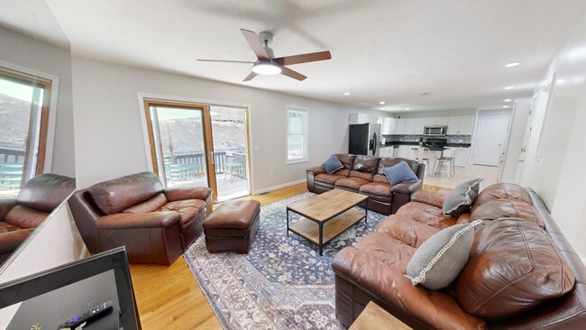 Building Photo - 9 Bates Ave Unit SI ID1380182P