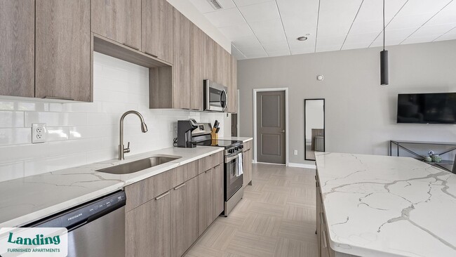 Photo - 600 19th St N Unit 211