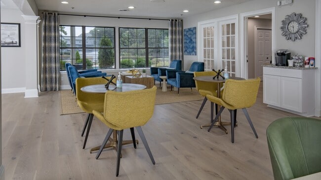 Visit the Amberlake Village leasing center and start your journey to lakeside living today. - Amberlake Village