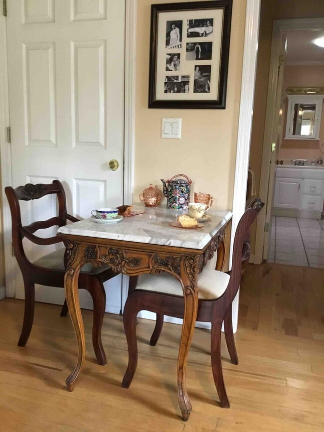 Photo - 198 Schools Dr Unit ID1343304P