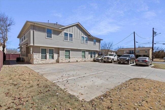 Photo - 2225 Katy Ln Unit B