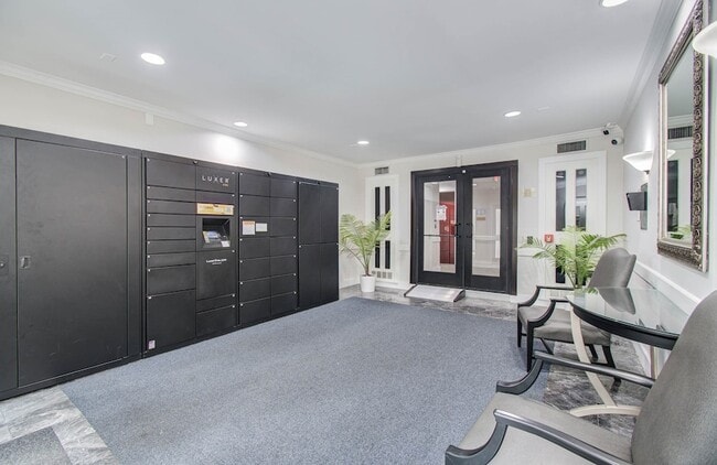 Photo - 355 N Post Oak Ln Unit 637