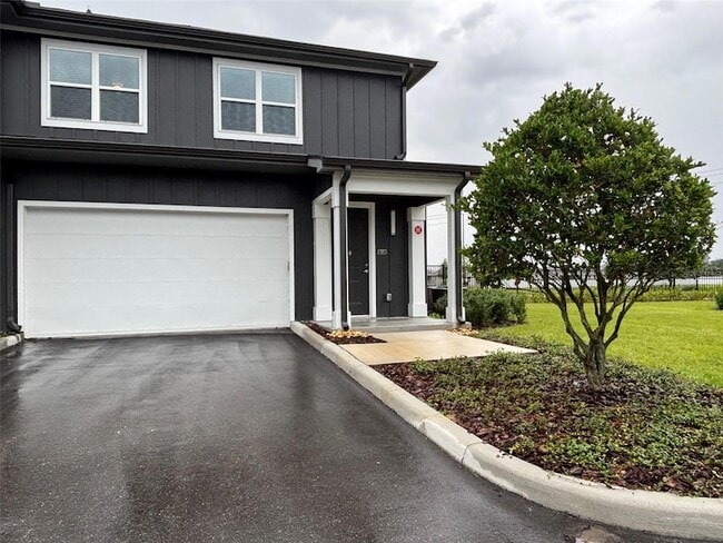 Building Photo - 1320 Caprice Dr Unit TH