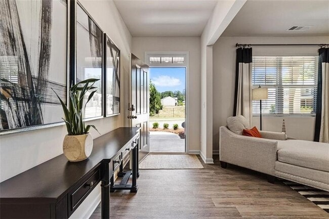 Photo - 105 Whitewood Dr