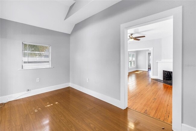 Photo - 116 16th Ave SE