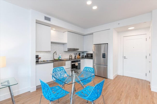 Photo - 460 NE 5th St Unit ID1044654P