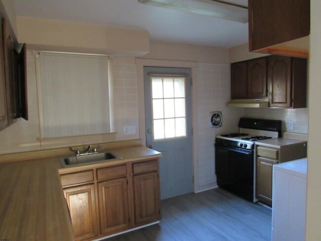 Photo - 6304 Quinn Ave