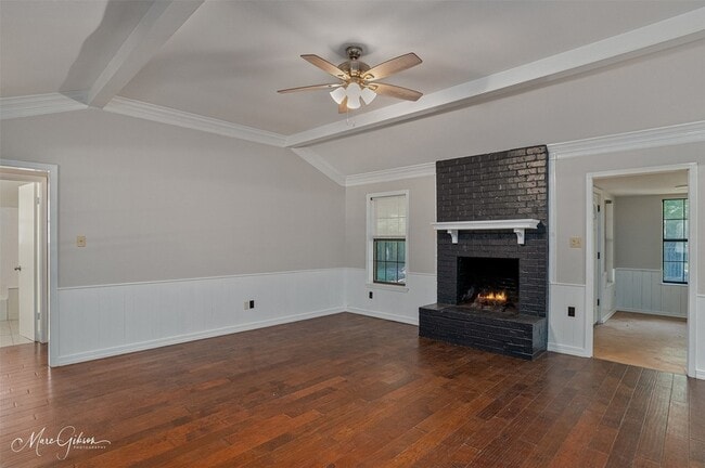 Photo - 108 Deerwood Ln