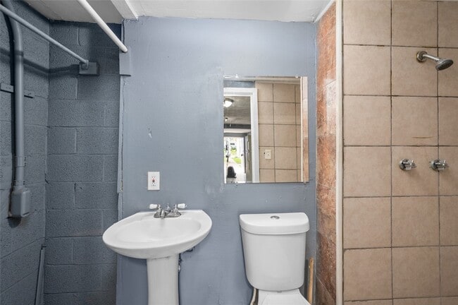 Photo - 2631 Oakcliff St