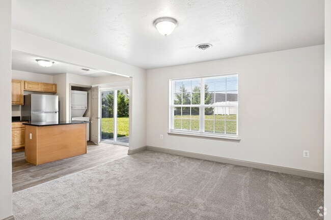 Keryn 3BR, 2.5BA - 1,480SF - Dining Room and Kitchen - Sunpointe Townhomes