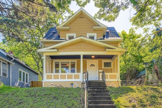 Building Photo - 3014 N Humboldt Ave